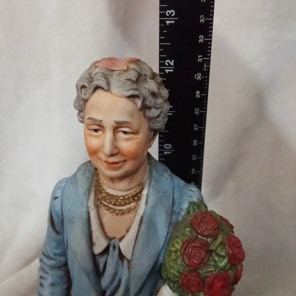 Vintage McCormick Eleanor Roosevelt Whiskey Decanter Figurine UN Flag 12
